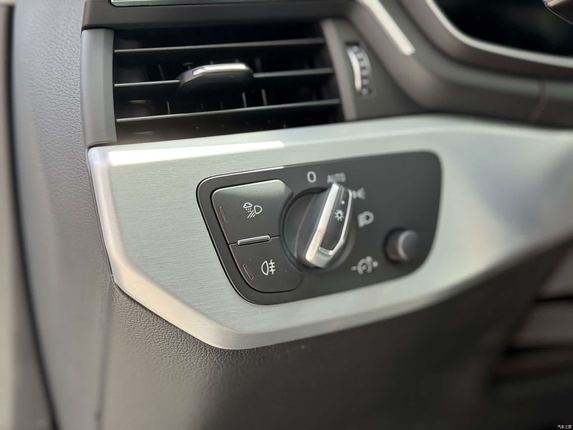 Audi A4L, 2020 13