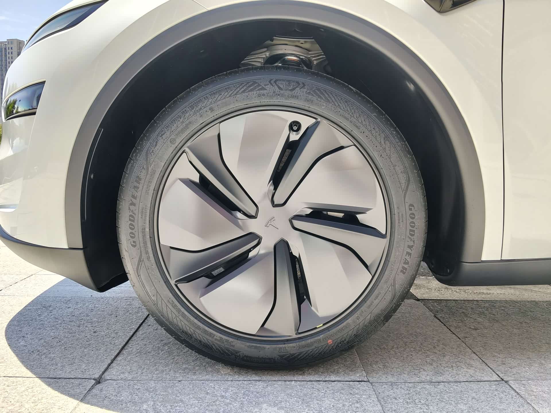 Tesla Model Y, 2026 13