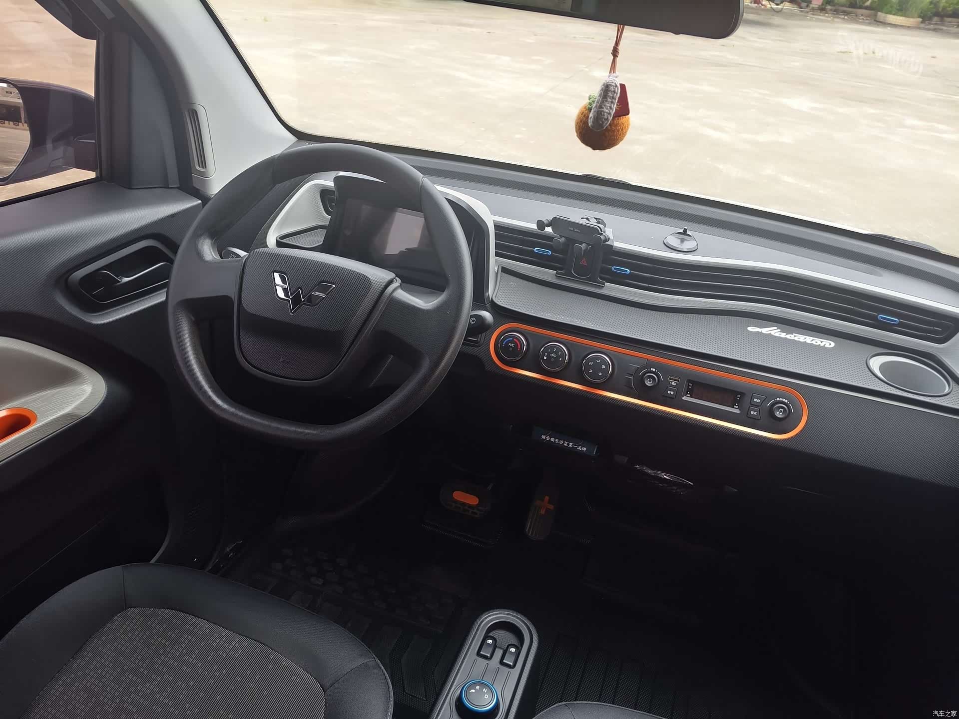 Wuling MINIEV, 2022 13