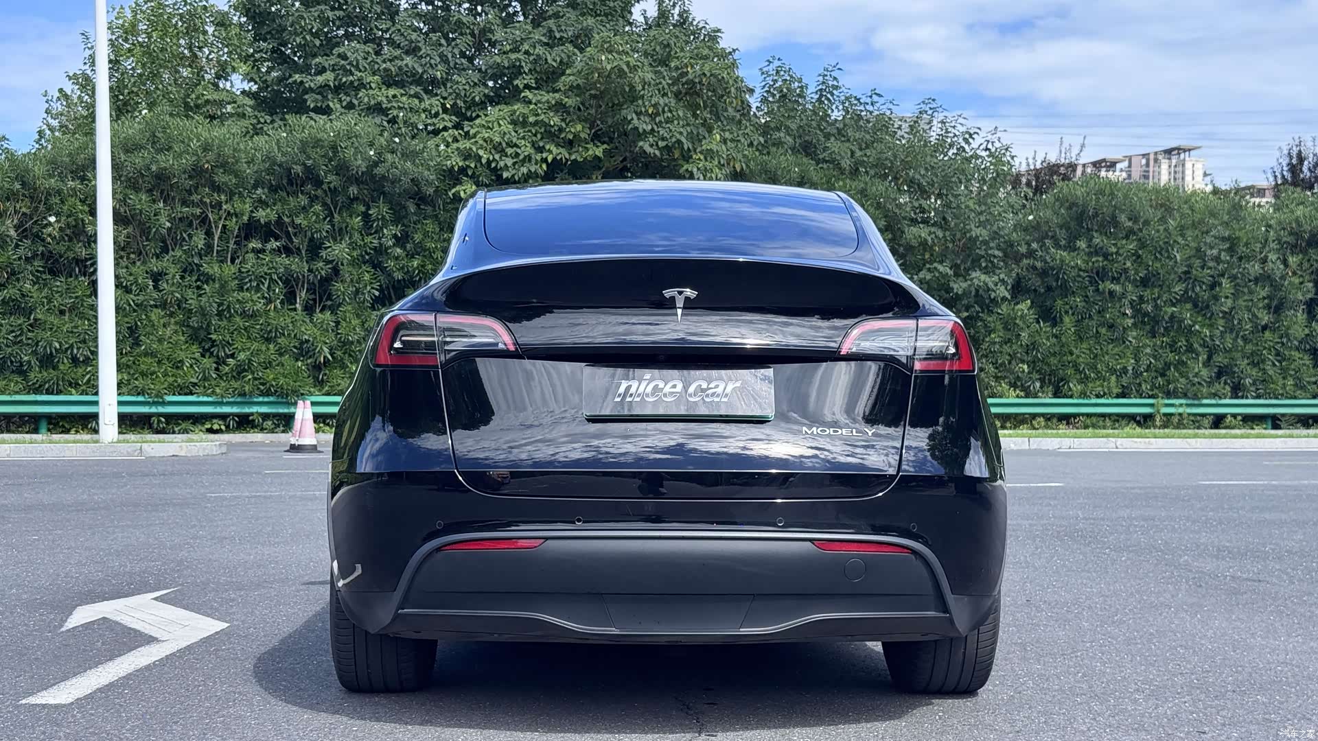 Tesla Model Y, 2022 все фото