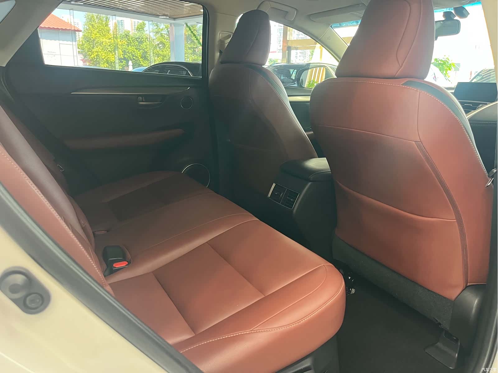 Lexus NX, 2015 7