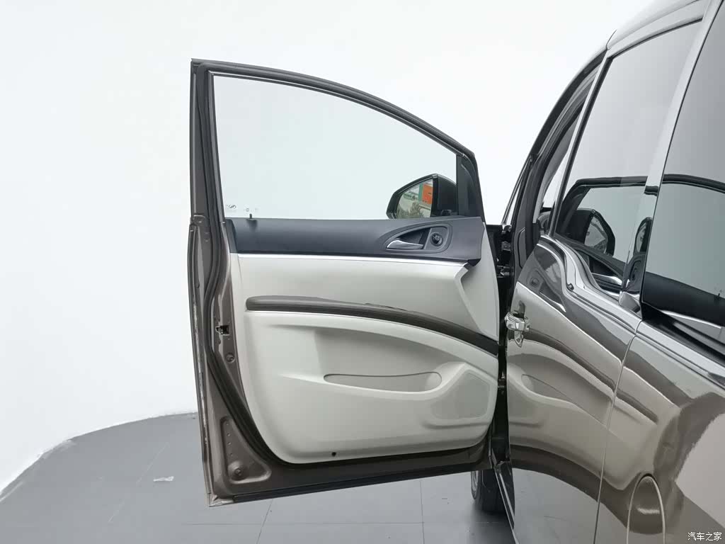 Buick GL8, 2020 8