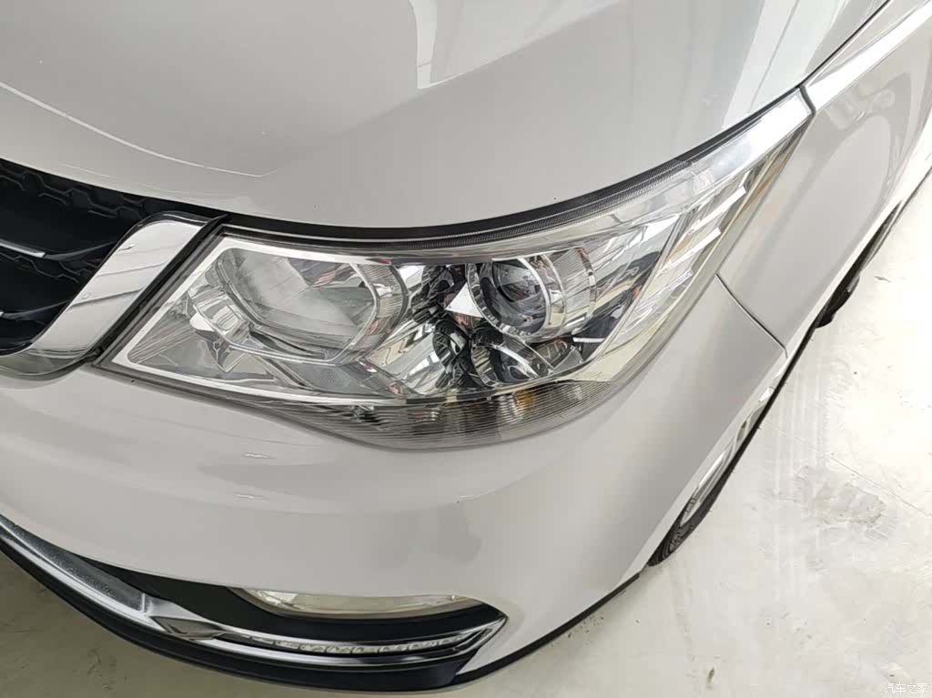 Wuling 730, 2018 24