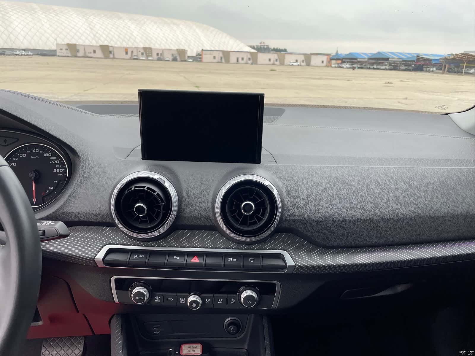 Audi Q2L, 2023 12