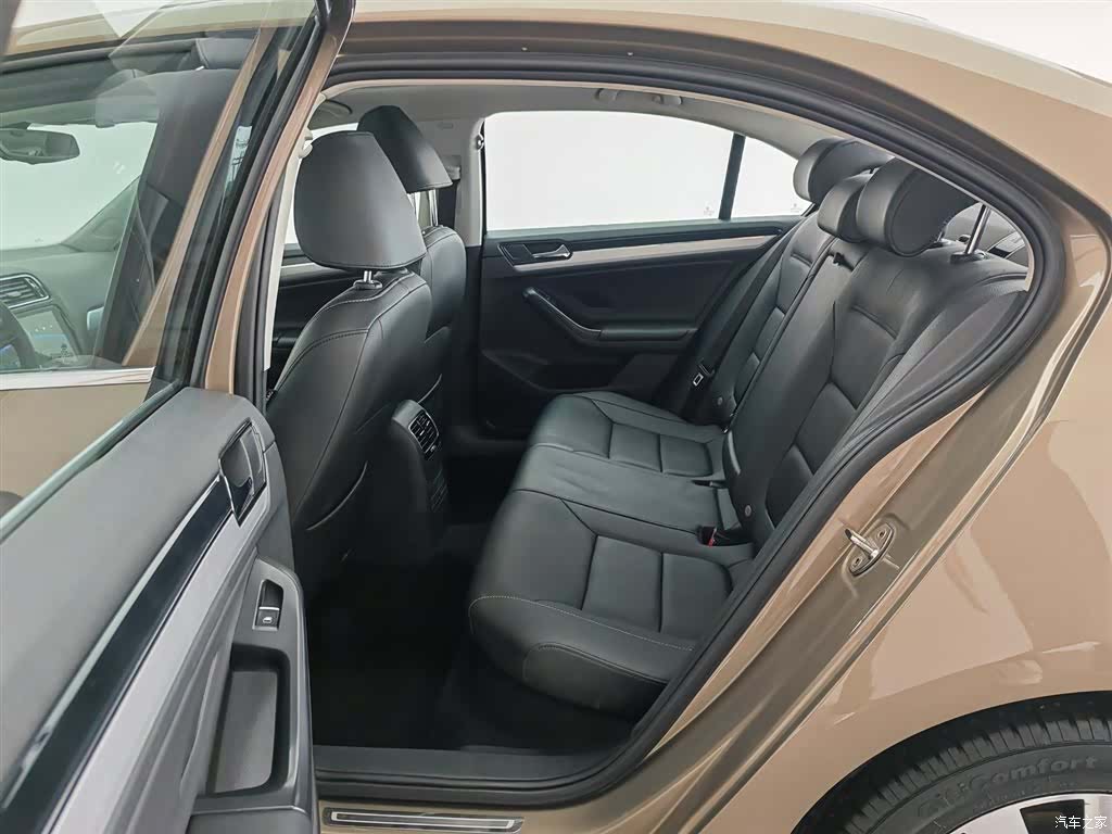 Volkswagen Sagitar, 2018 15