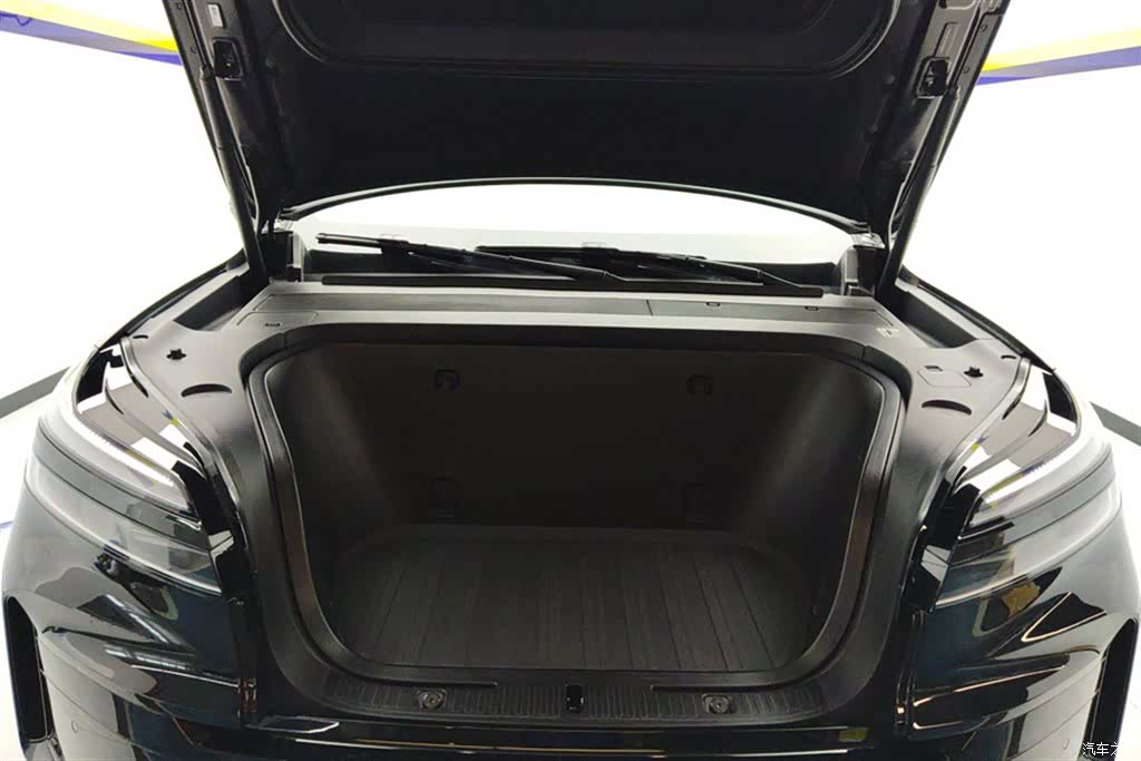 NIO L90, 2025 10