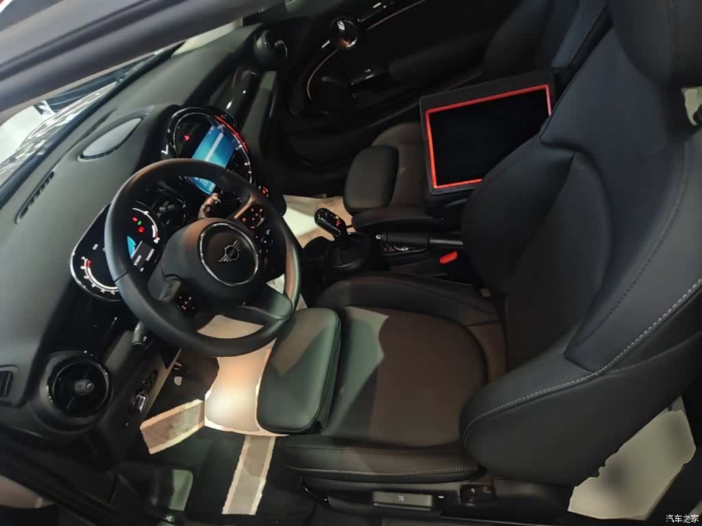Mini Cooper, 2024 15