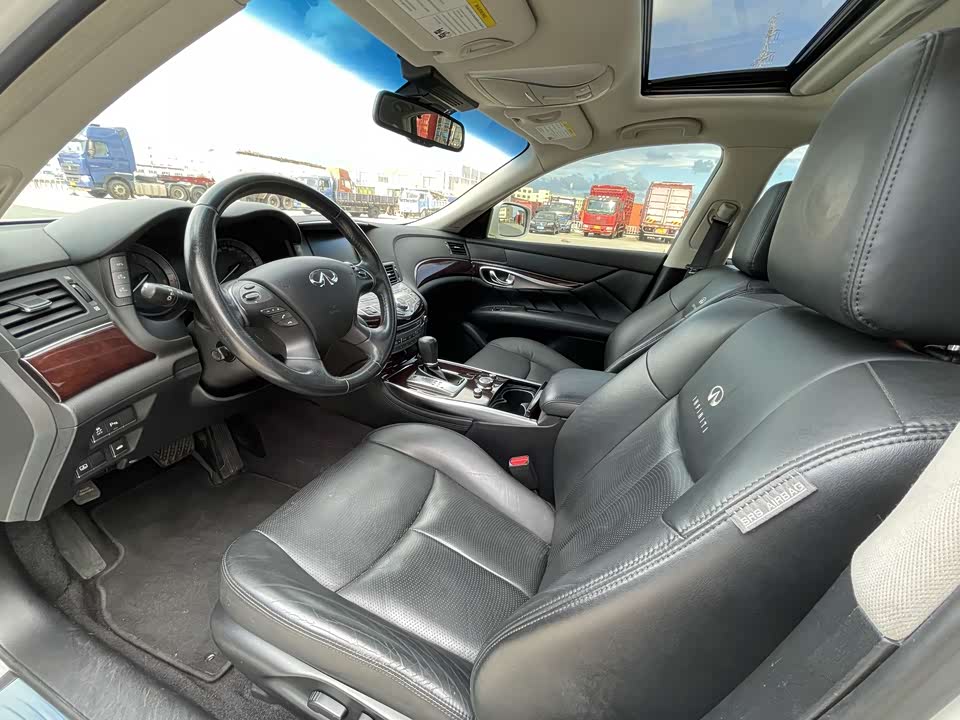 Infiniti Q70 Infiniti Q70