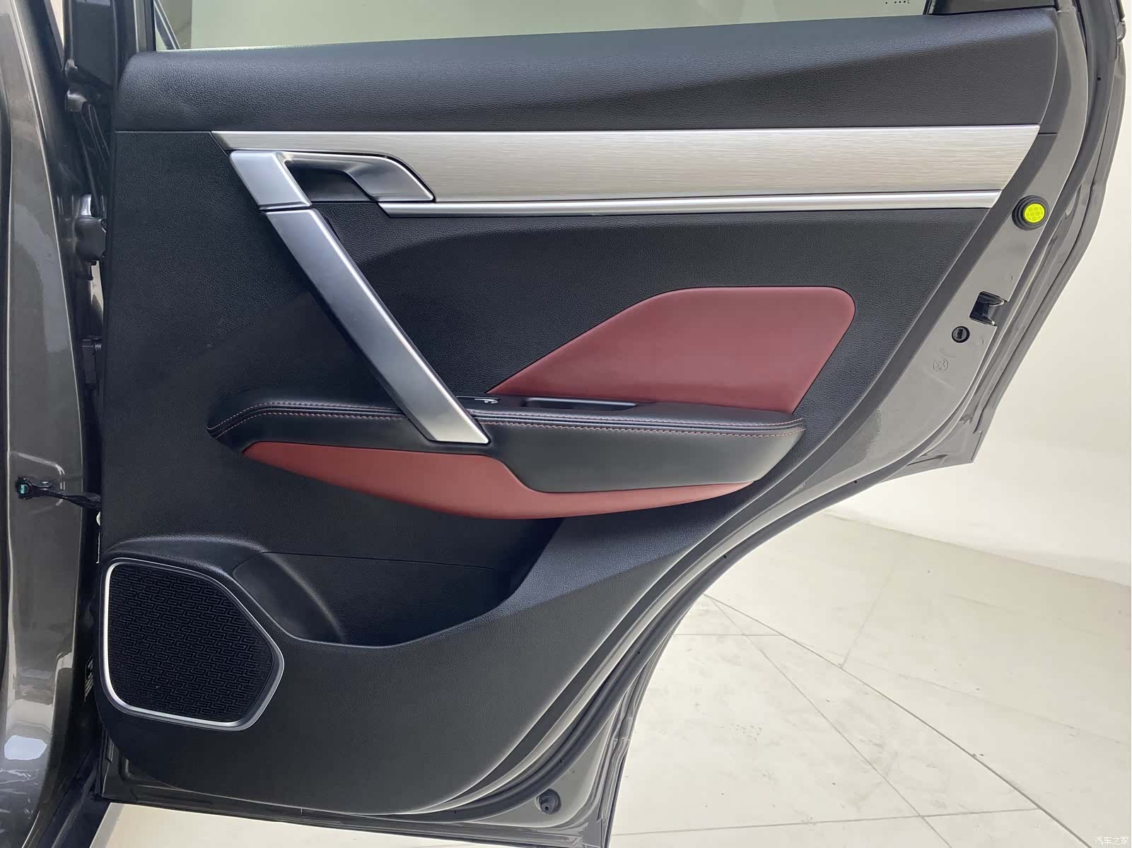 Geely Coolray, 2022 19