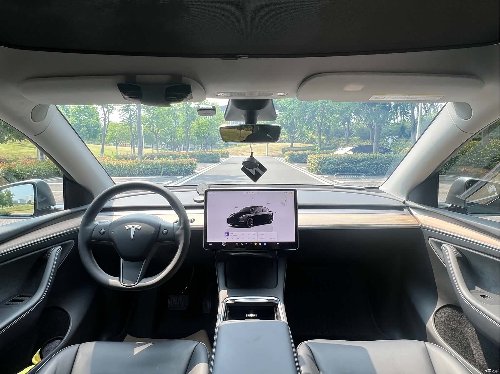 Tesla Model Y, 2023 7