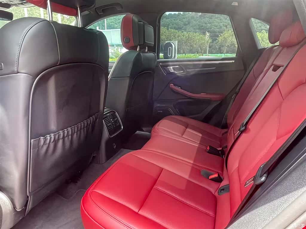 Porsche Macan, 2025 24