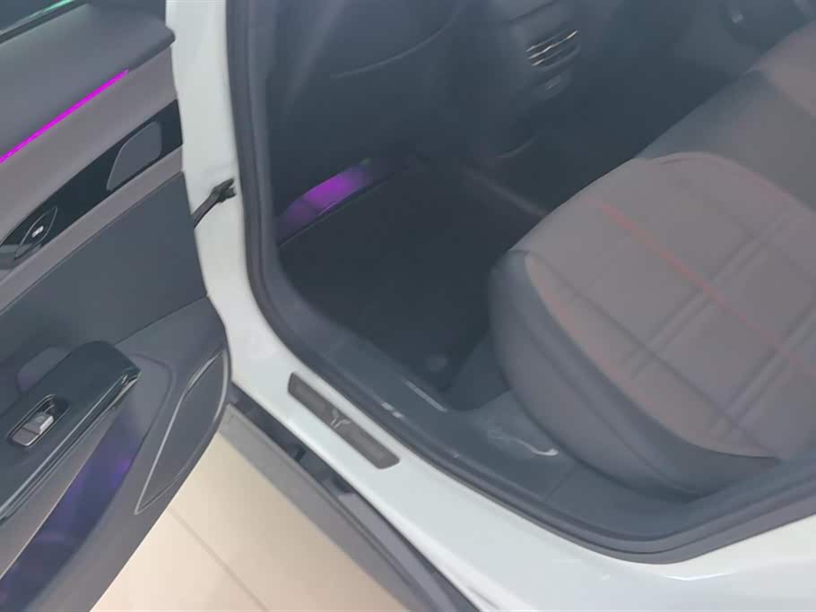 Hongqi EH7 Hongqi EH7