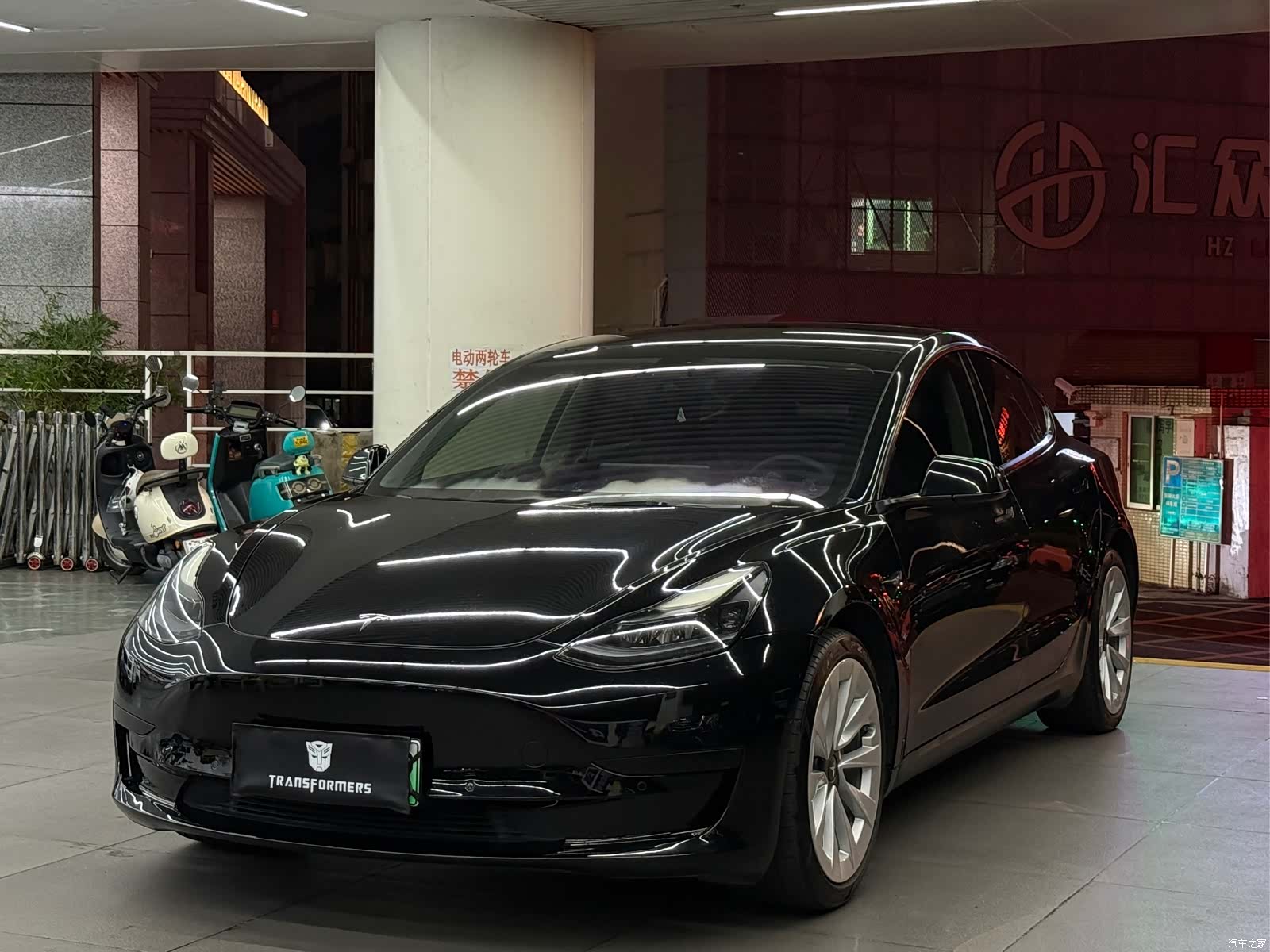 Tesla Model 3, 2021 1