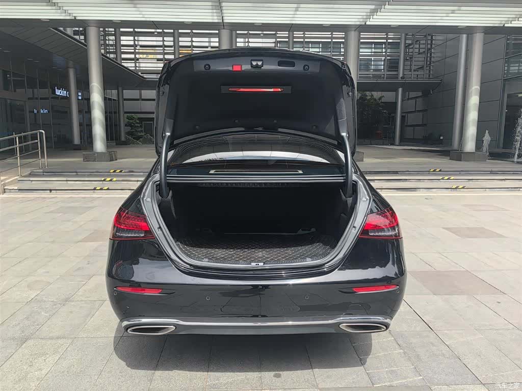 Mercedes-Benz E-Class, 2022 19