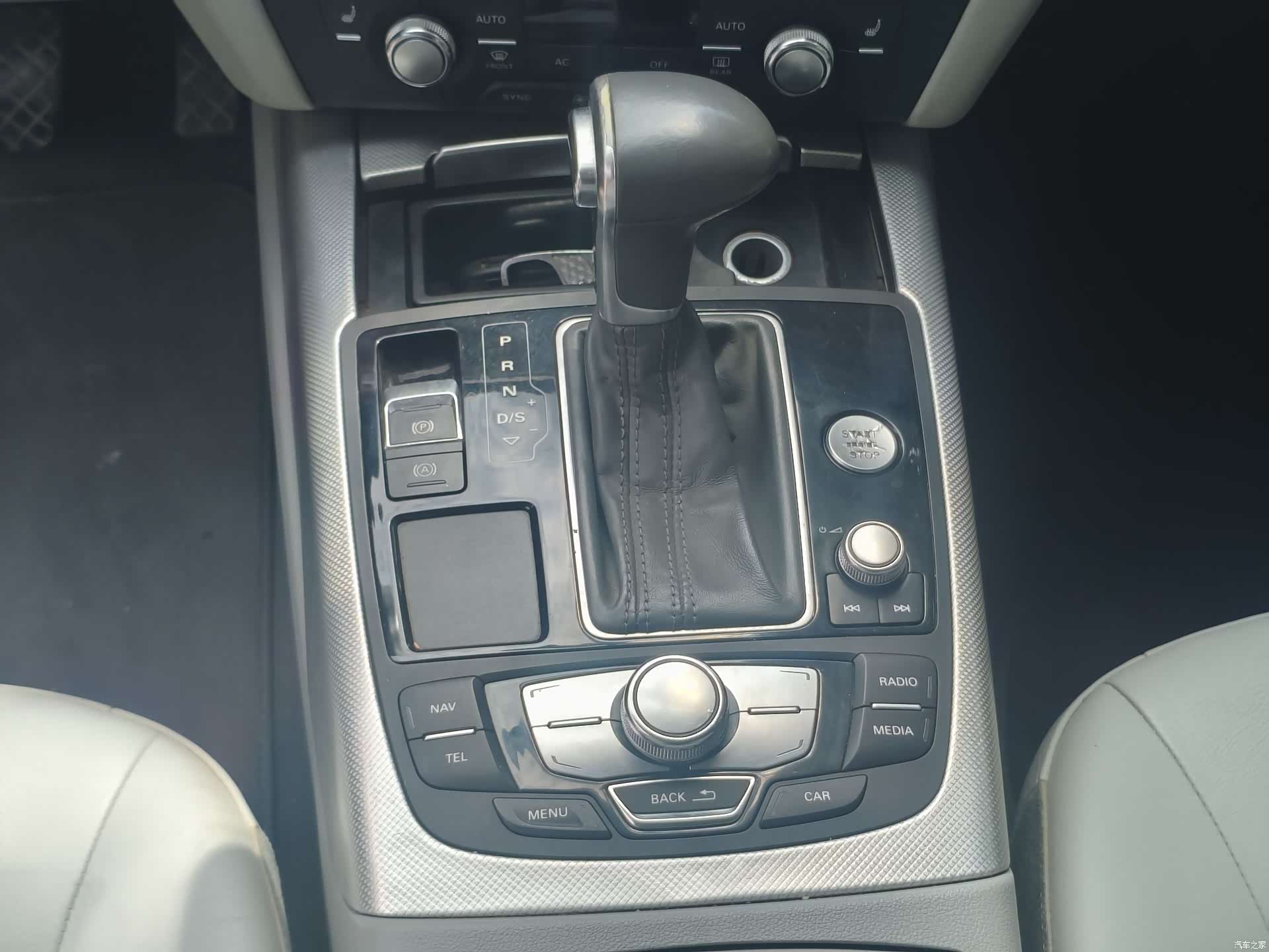 Audi A6L, 2013 15