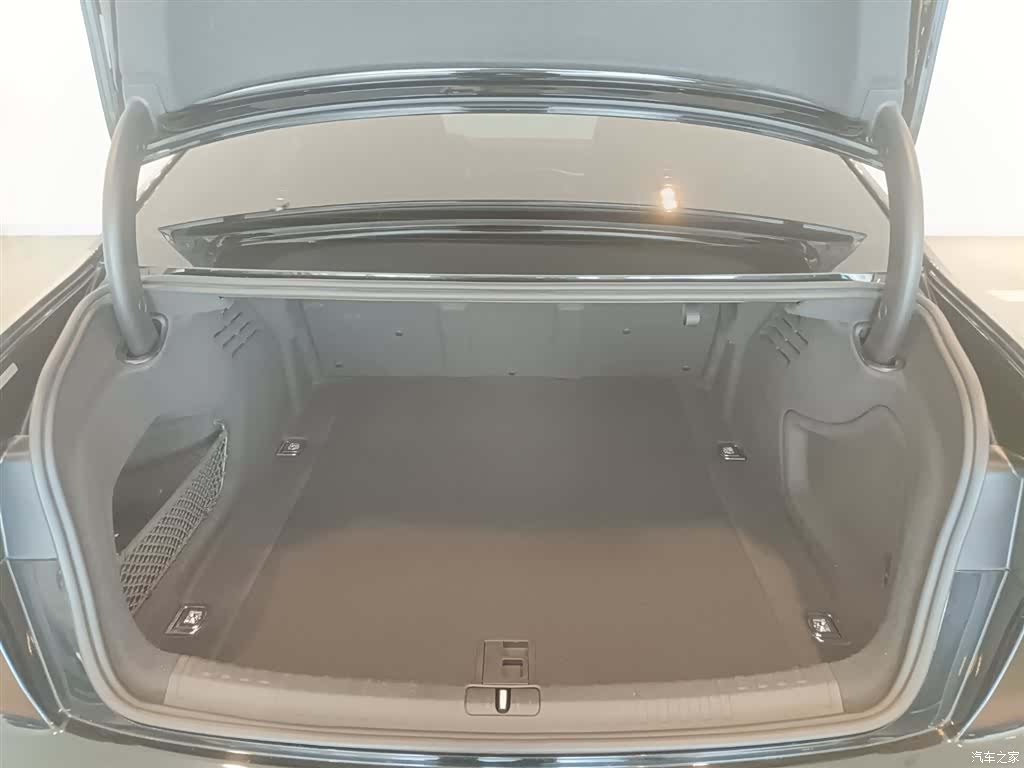 Audi A6L, 2021 7