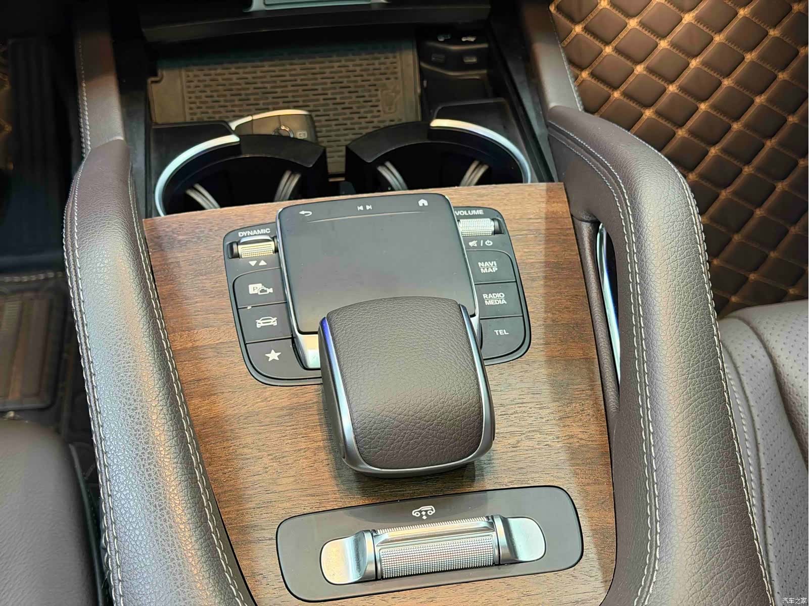 Mercedes-Benz GLE, 2020 11