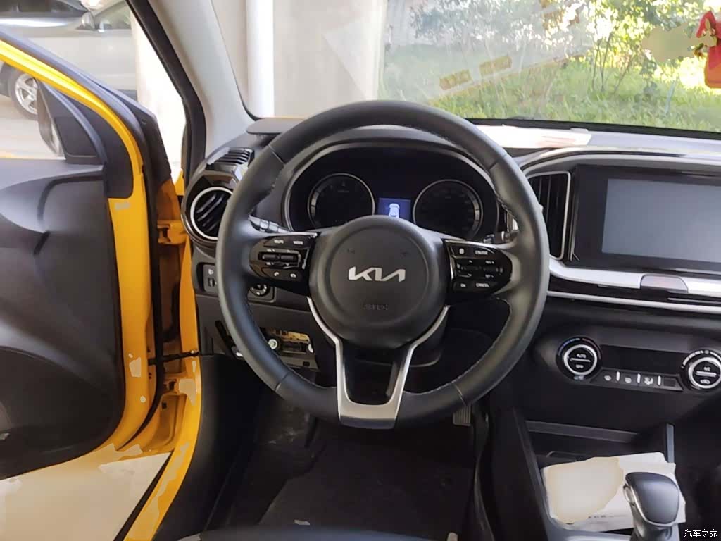 Kia KX1, 2021 11