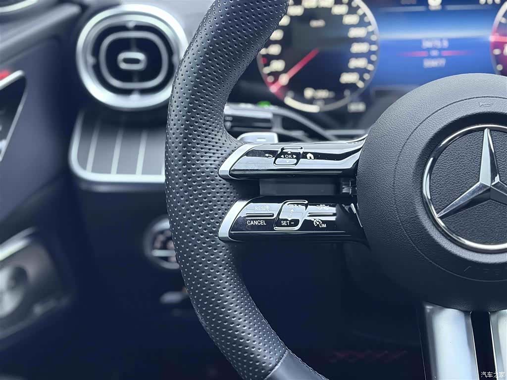 Mercedes-Benz C-Class, 2024 22