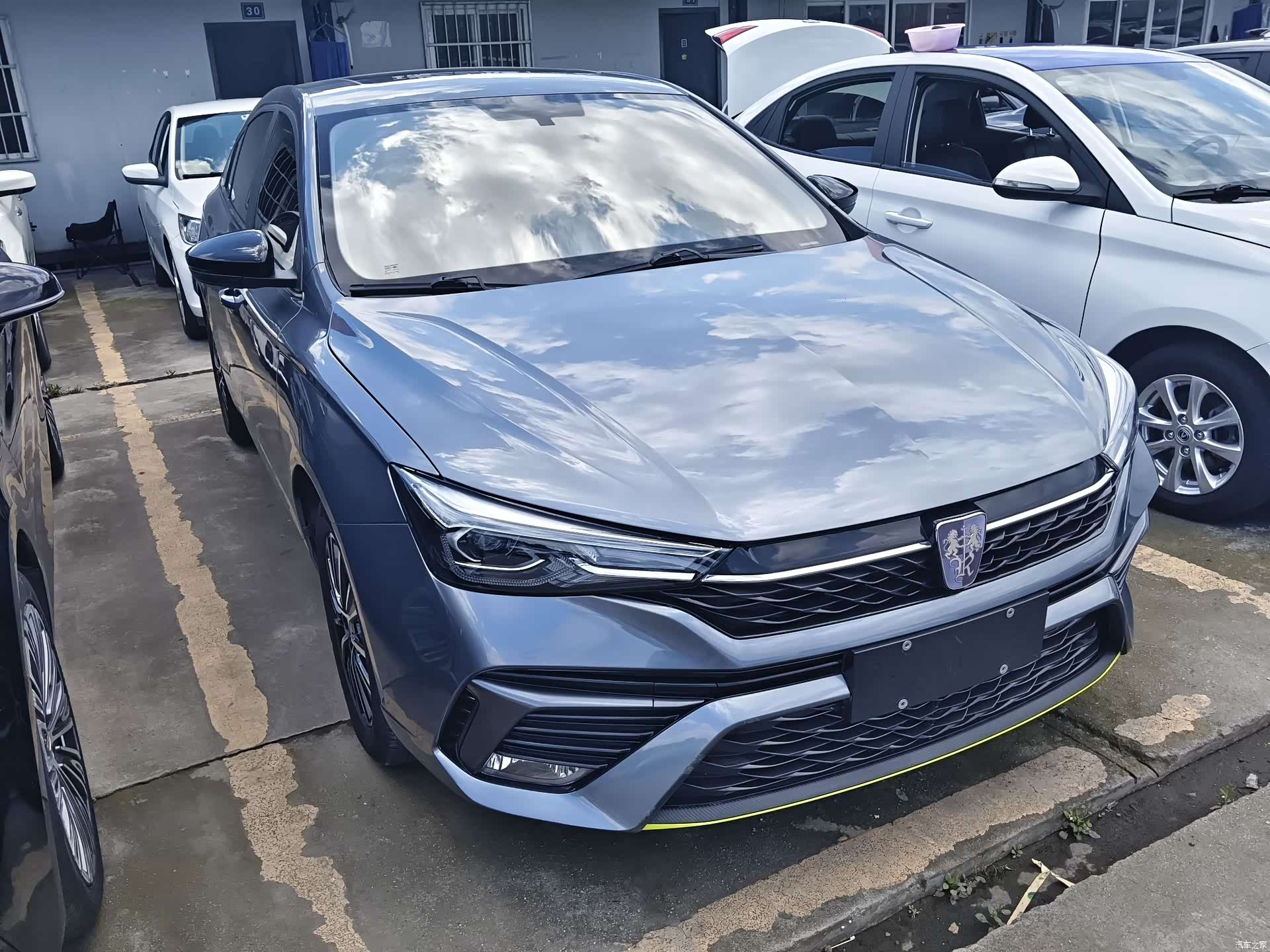 Roewe i5, 2021 3