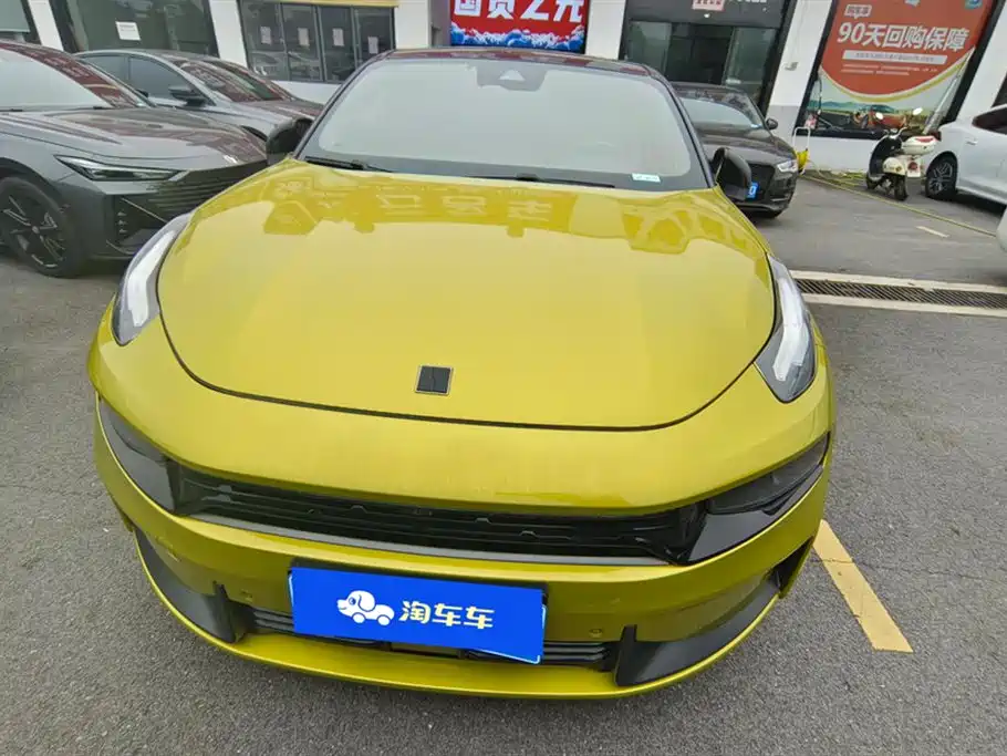 Lynk & Co 03