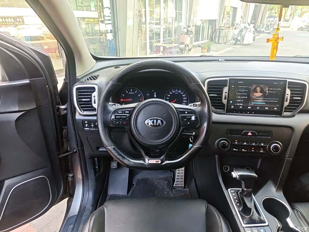 Kia KX5, 2016 11