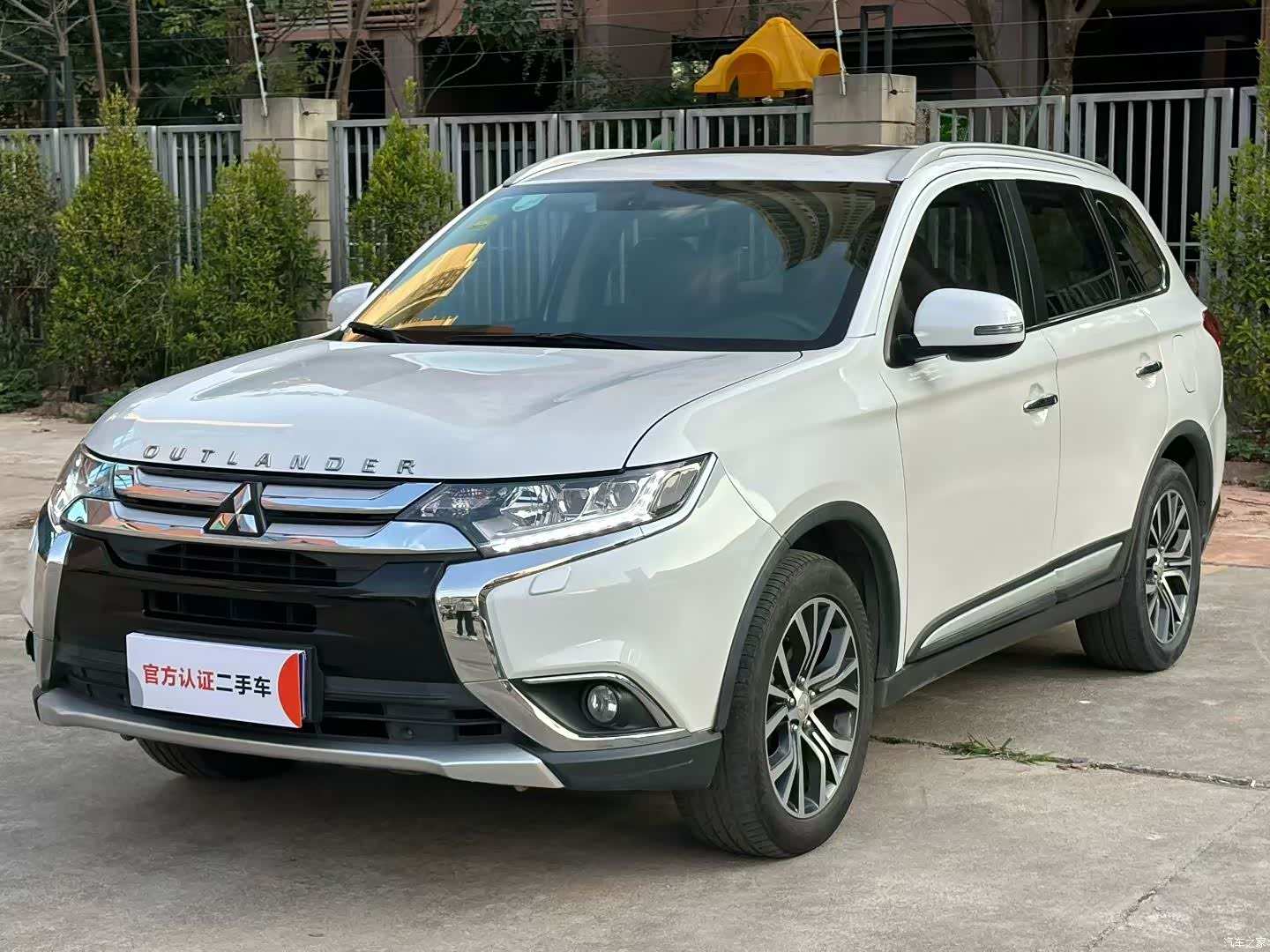 Mitsubishi Outlander, 2017 1