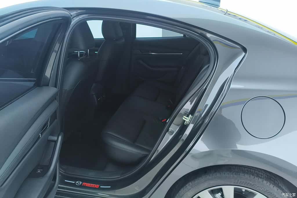 Mazda Mazda3, 2024 11