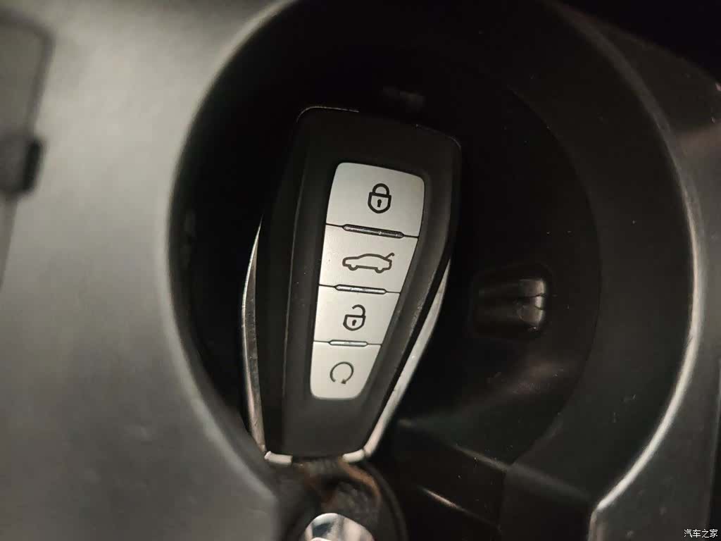 Geely Emgrand, 2019 9