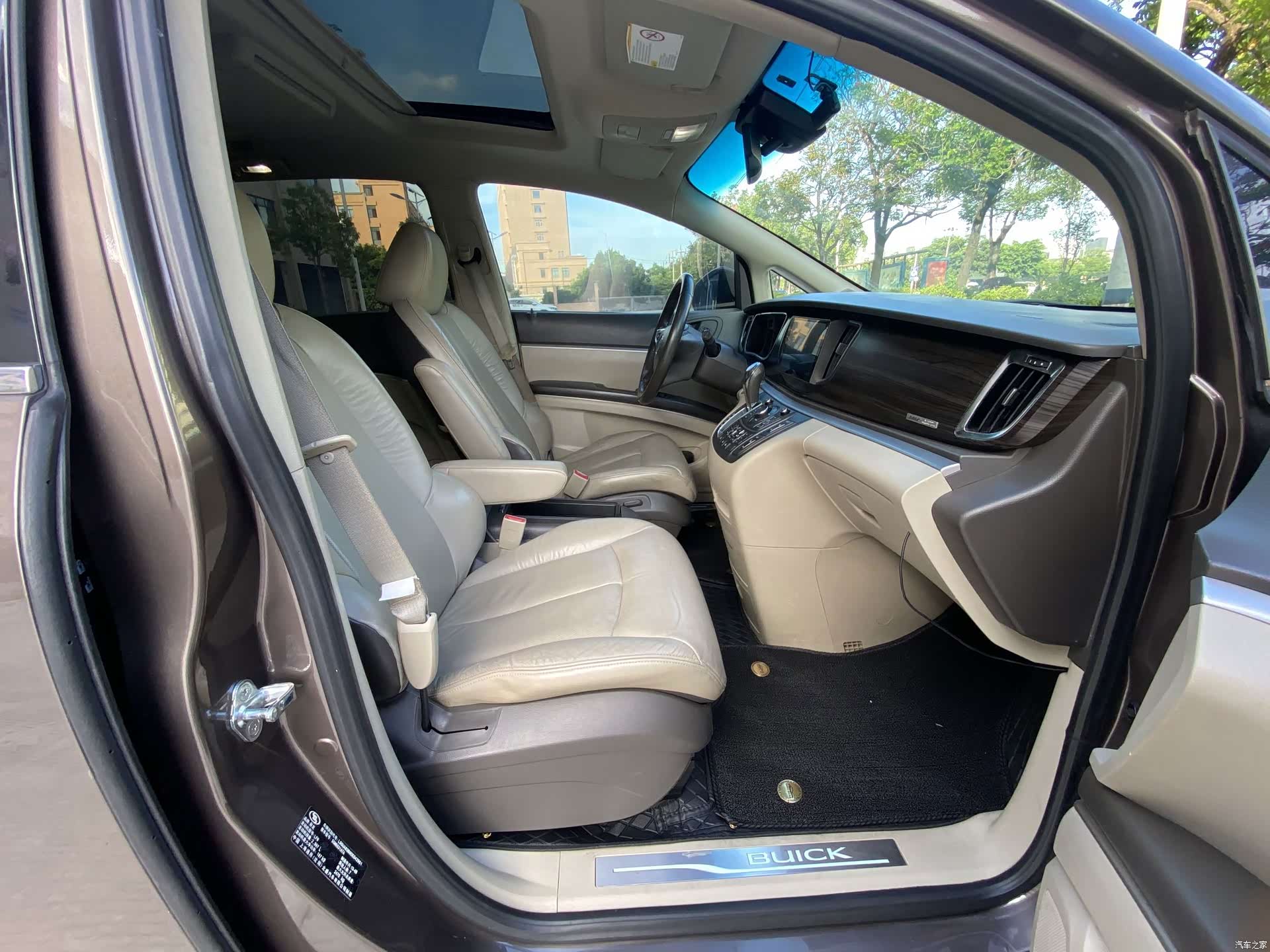 Buick GL8, 2013 4