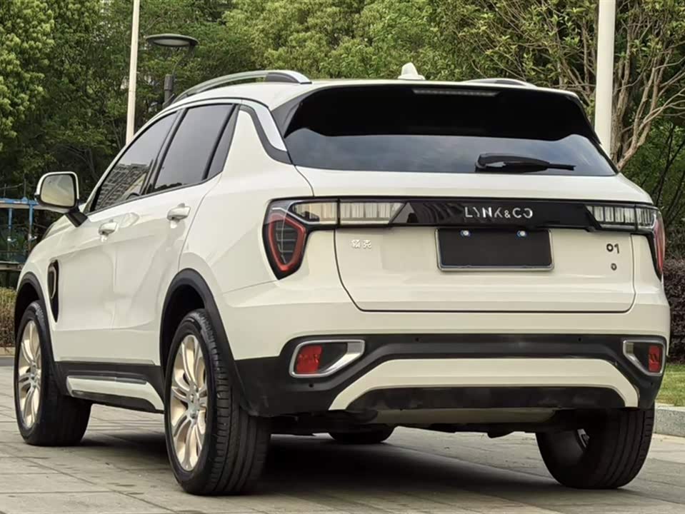 Lynk & Co 01