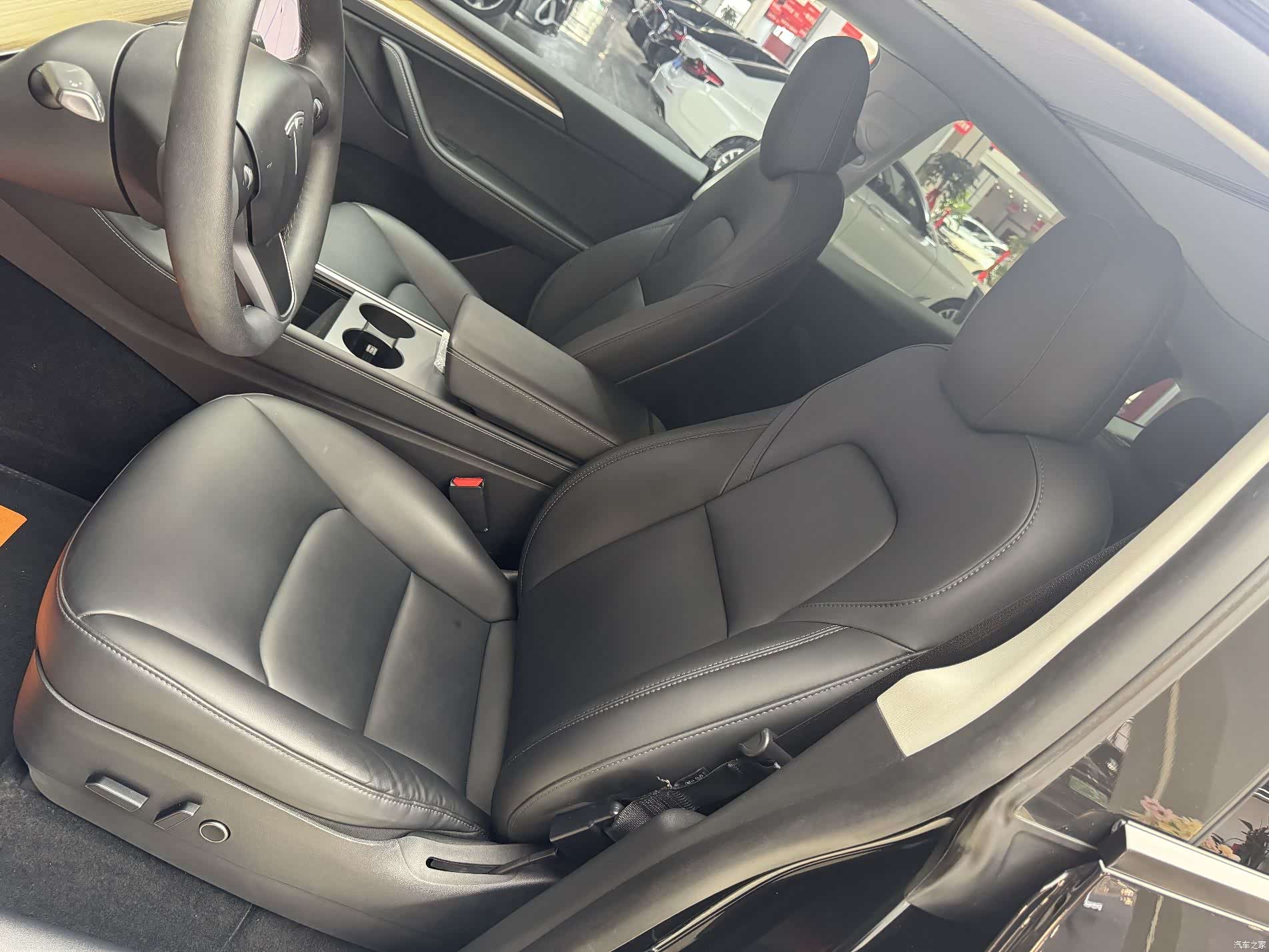Tesla Model Y, 2021 все фото