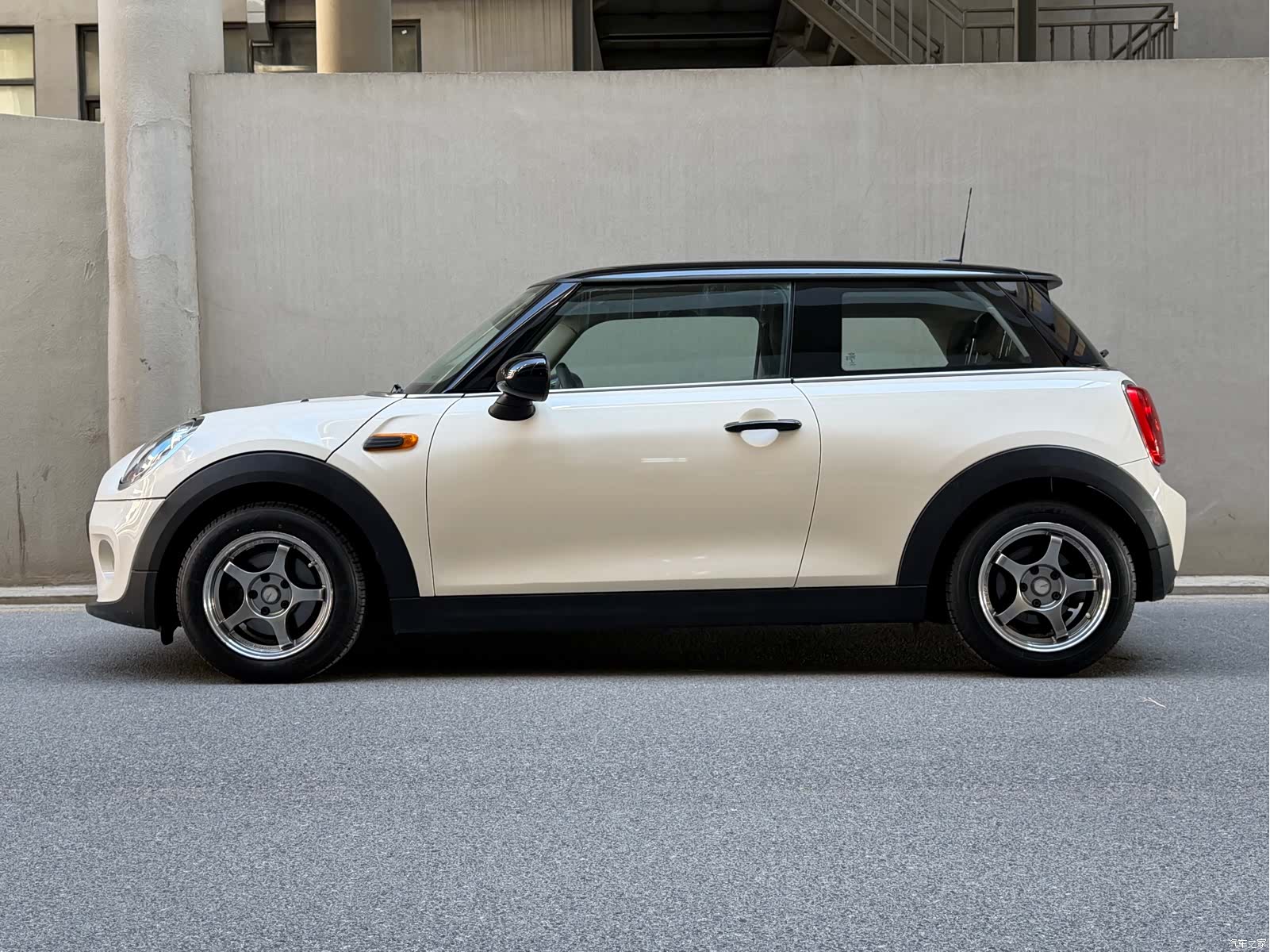 Mini ONE, 2015 3