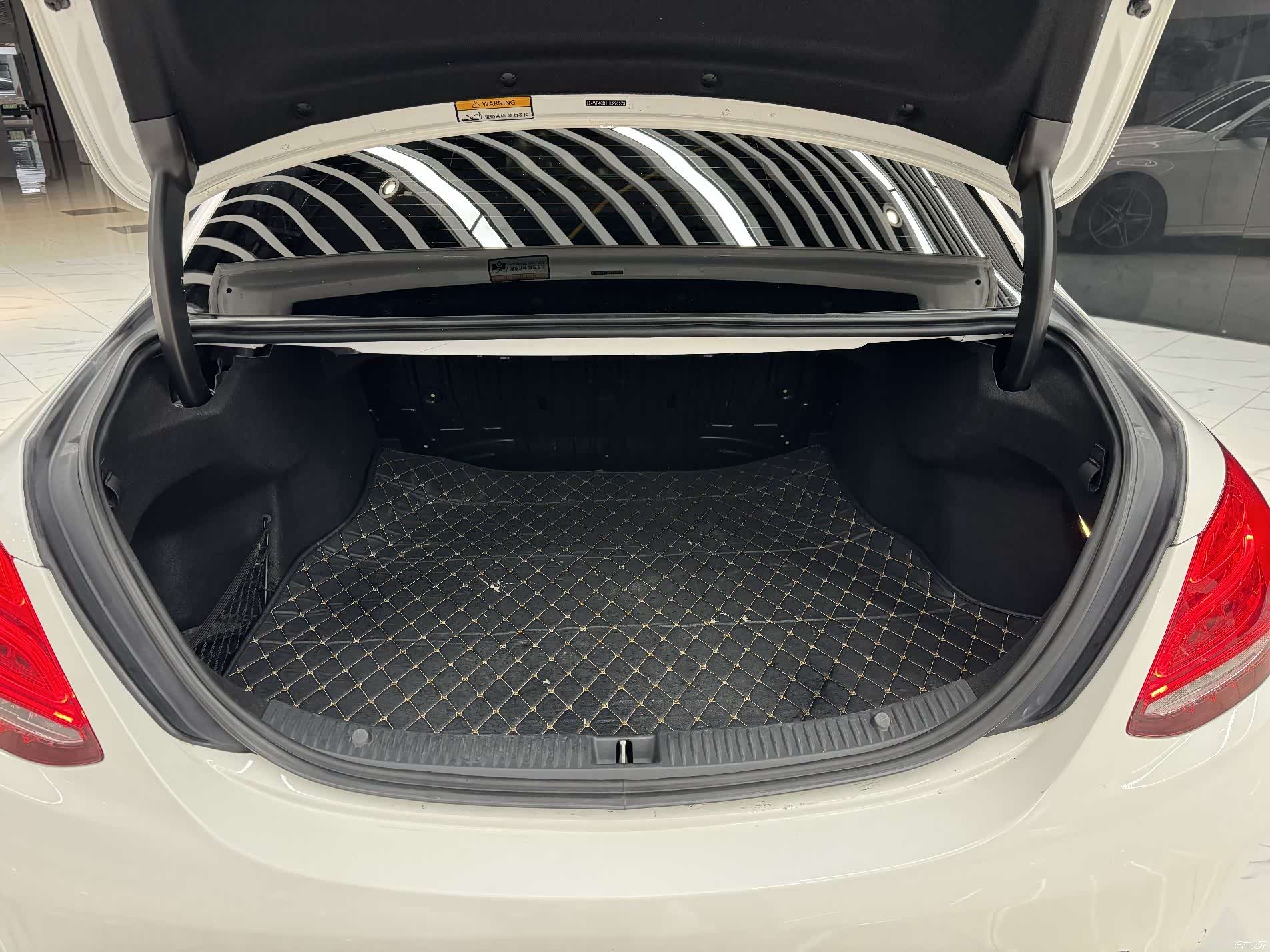Mercedes-Benz C-Class, 2017 15