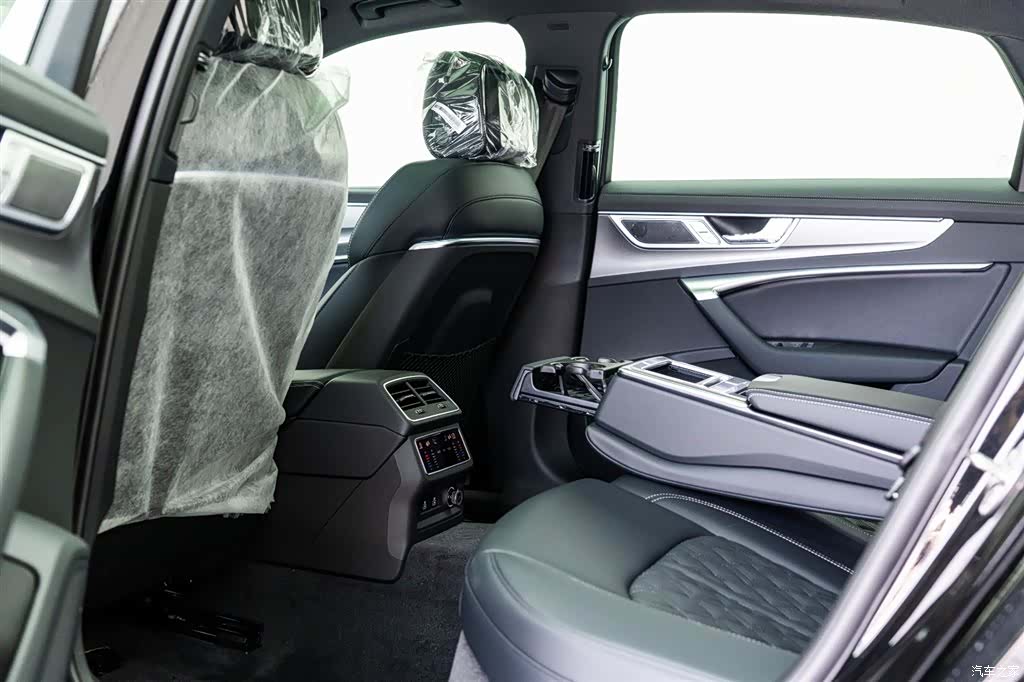 Audi A6L, 2026 7