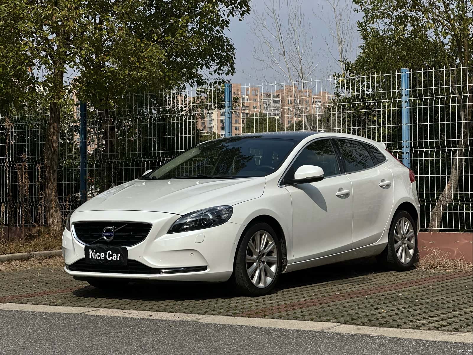 Volvo V40, 2016 1