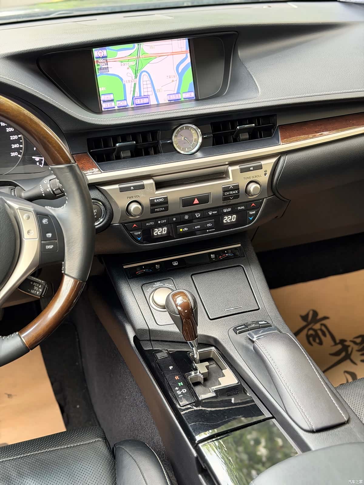 Lexus ES, 2014 13