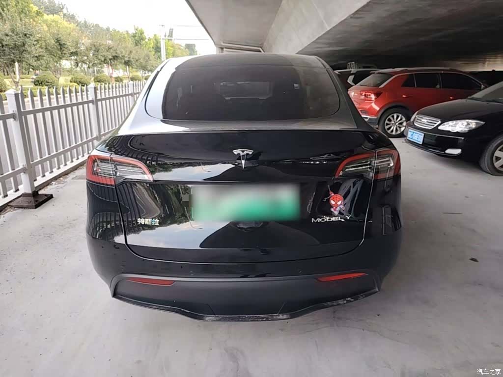 Tesla Model Y, 2022 6