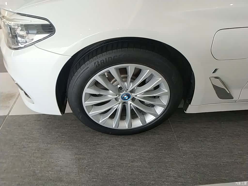 BMW 5 Series, 2019 23