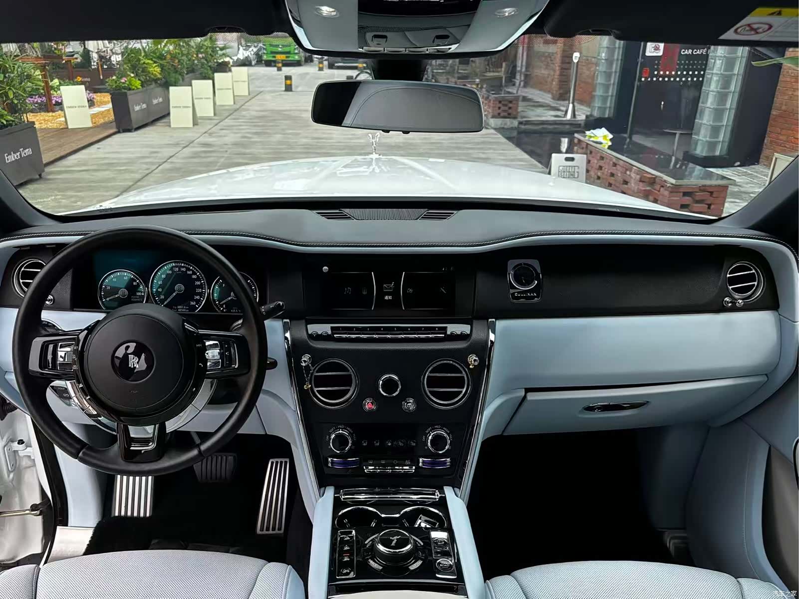 Rolls-Royce Cullinan, 2023 10
