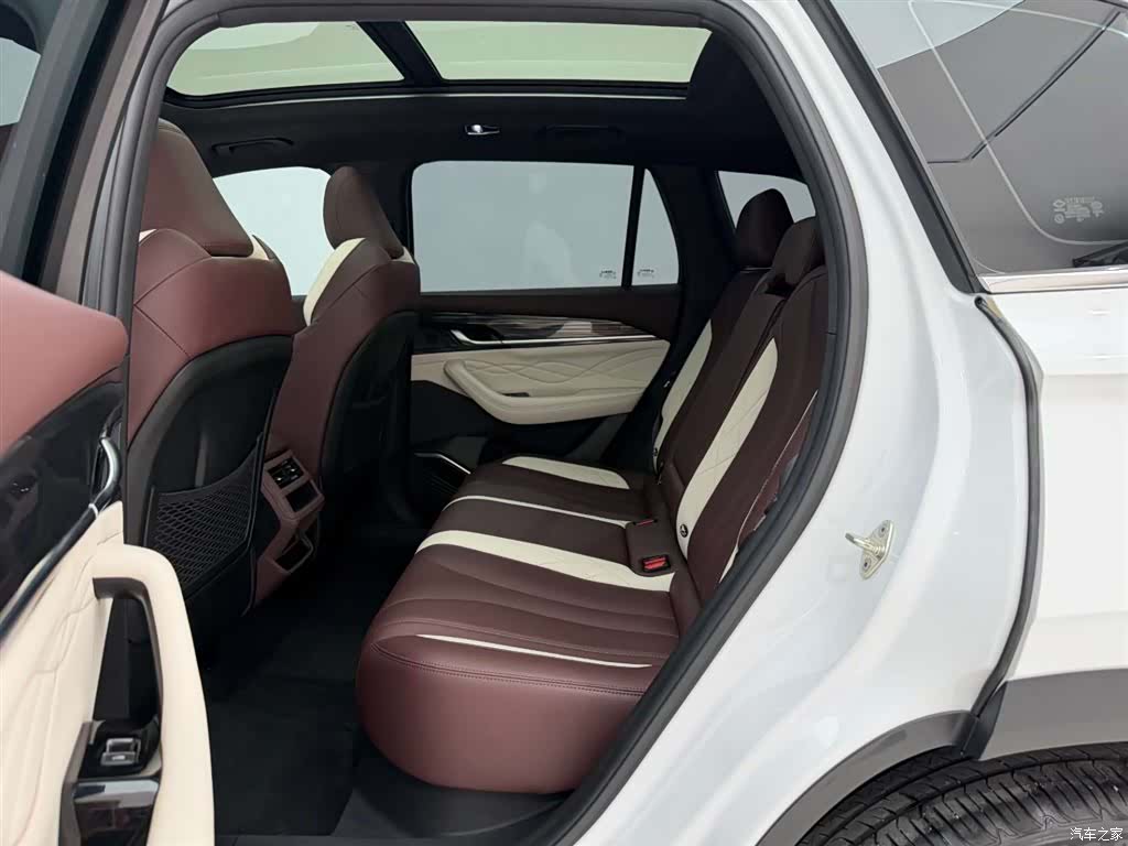 Geely Xingyue L, 2024 17