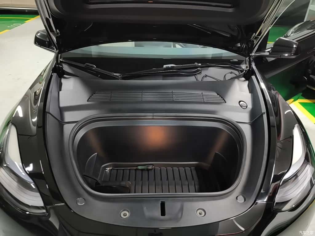 Tesla Model Y, 2022 20