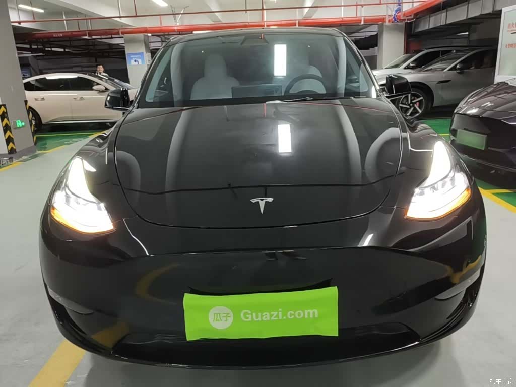Tesla Model Y, 2022 3