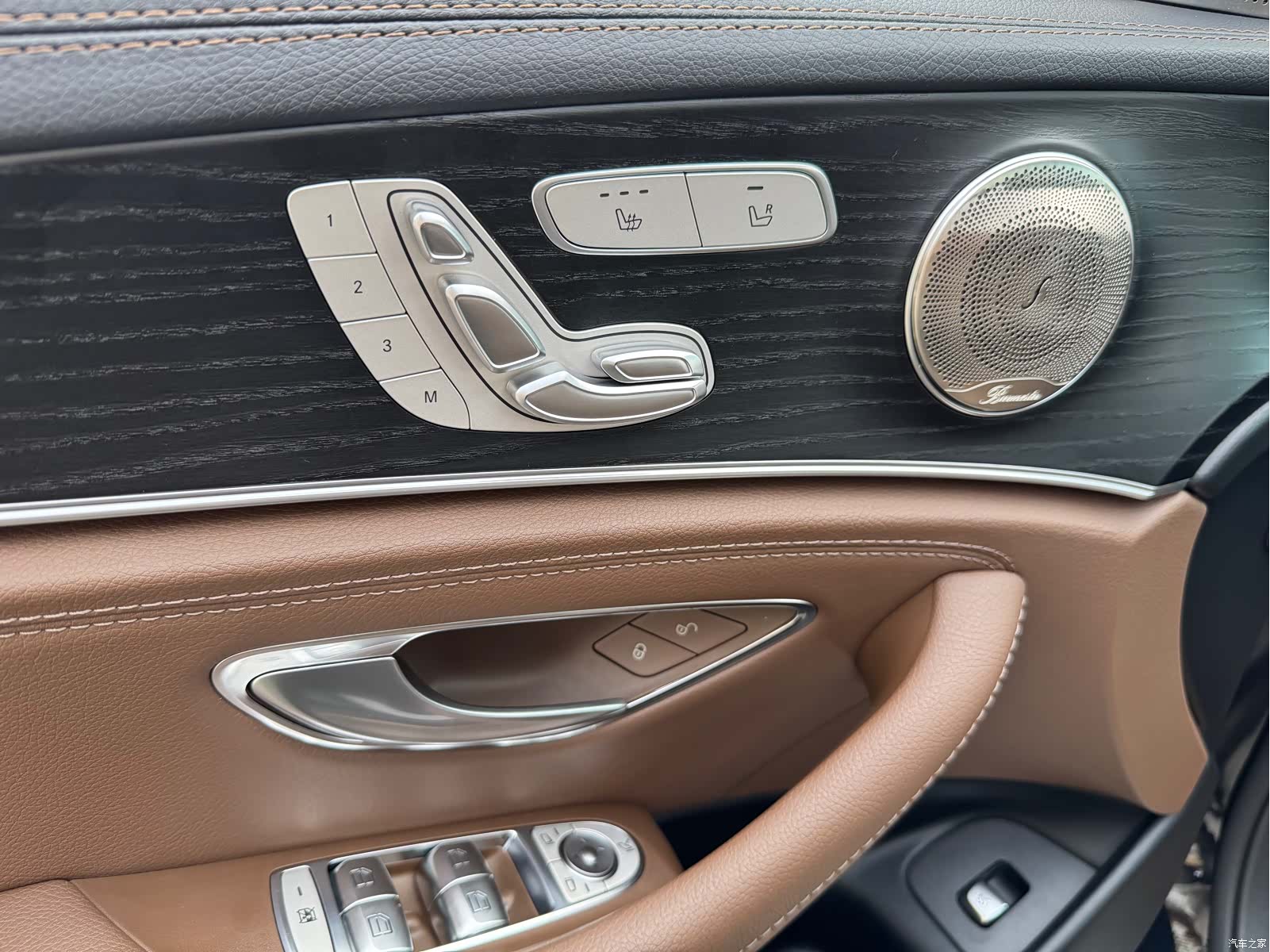 Mercedes-Benz E-Class, 2023 38