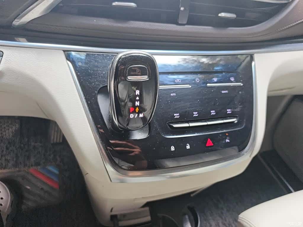 Buick GL8, 2022 7