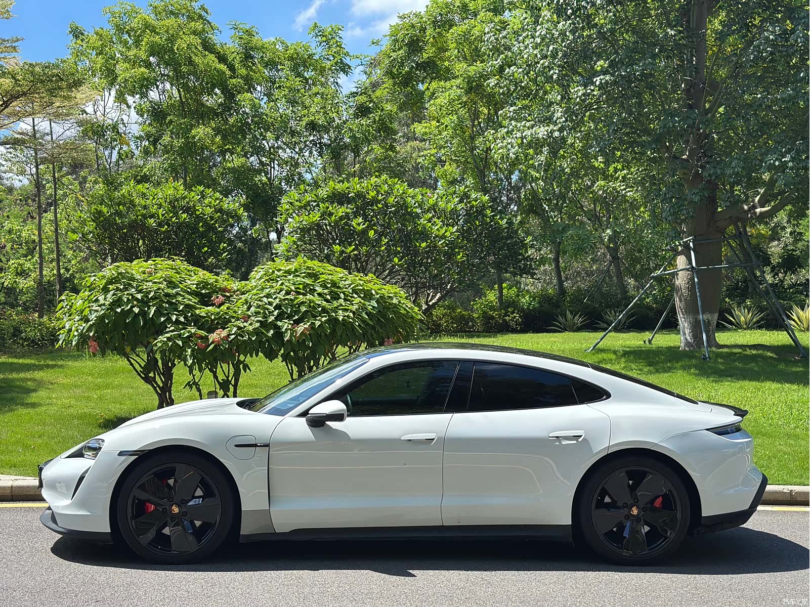 Porsche Taycan, 2021 4