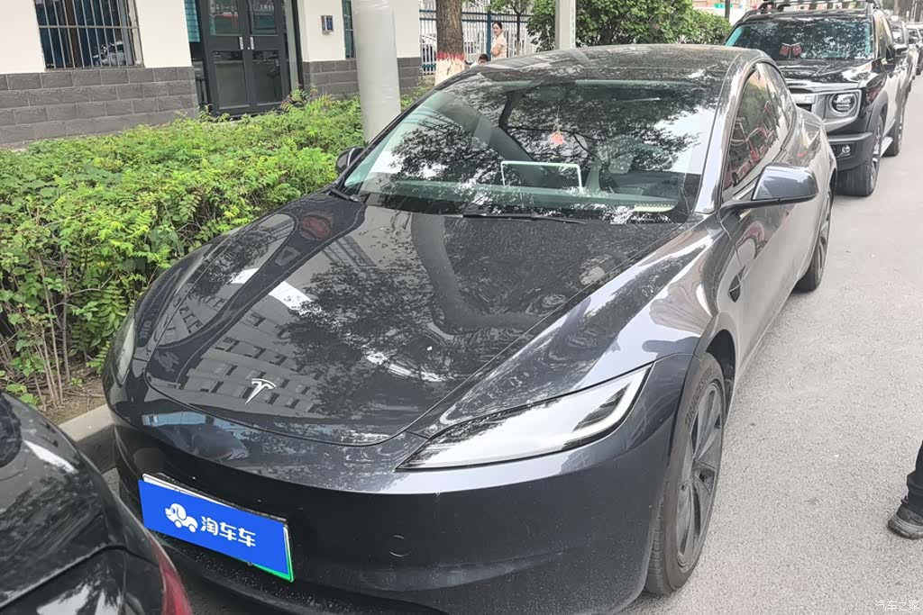 Tesla Model 3, 2025 2