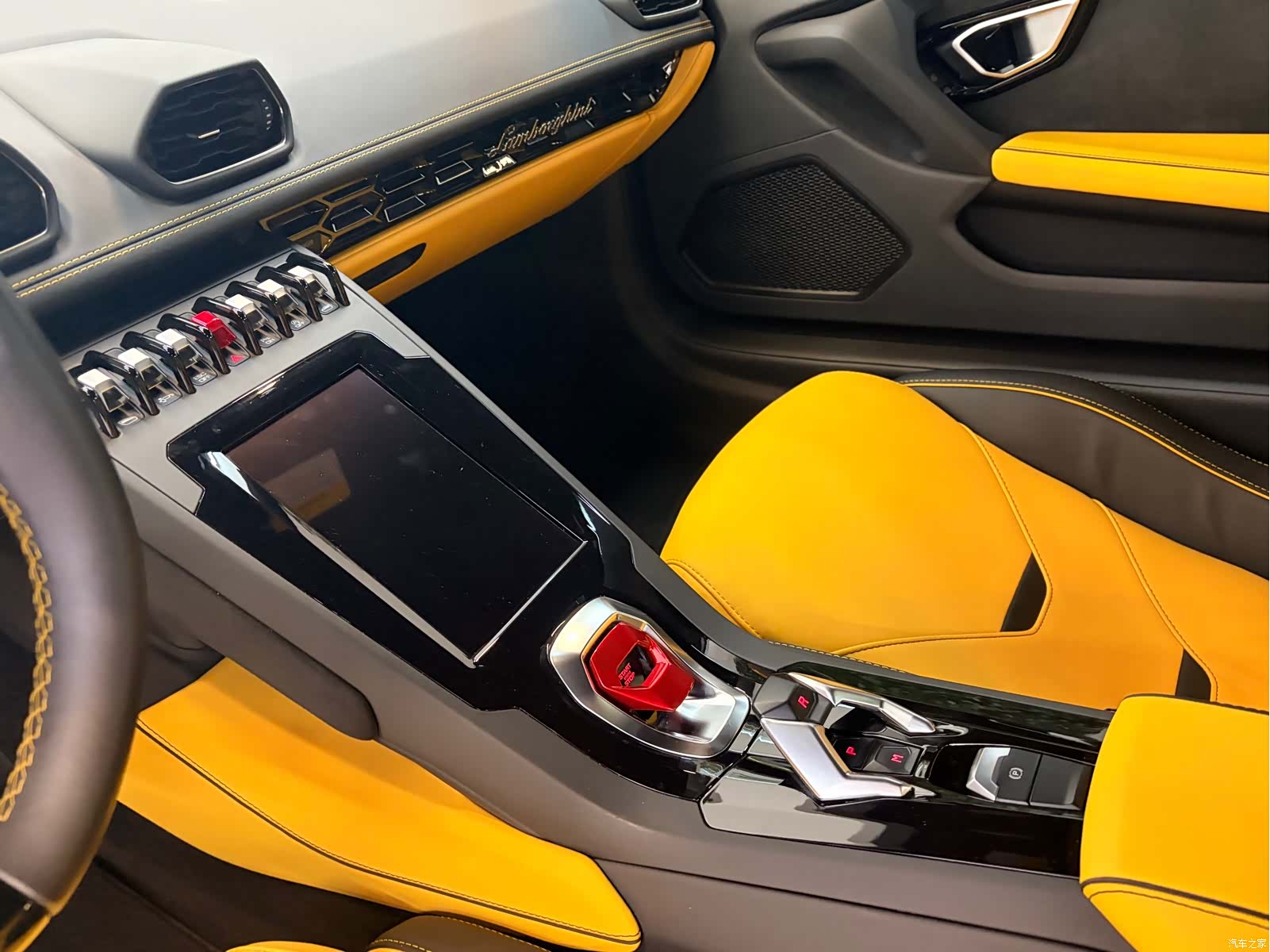 Lamborghini Huracán, 2023 12