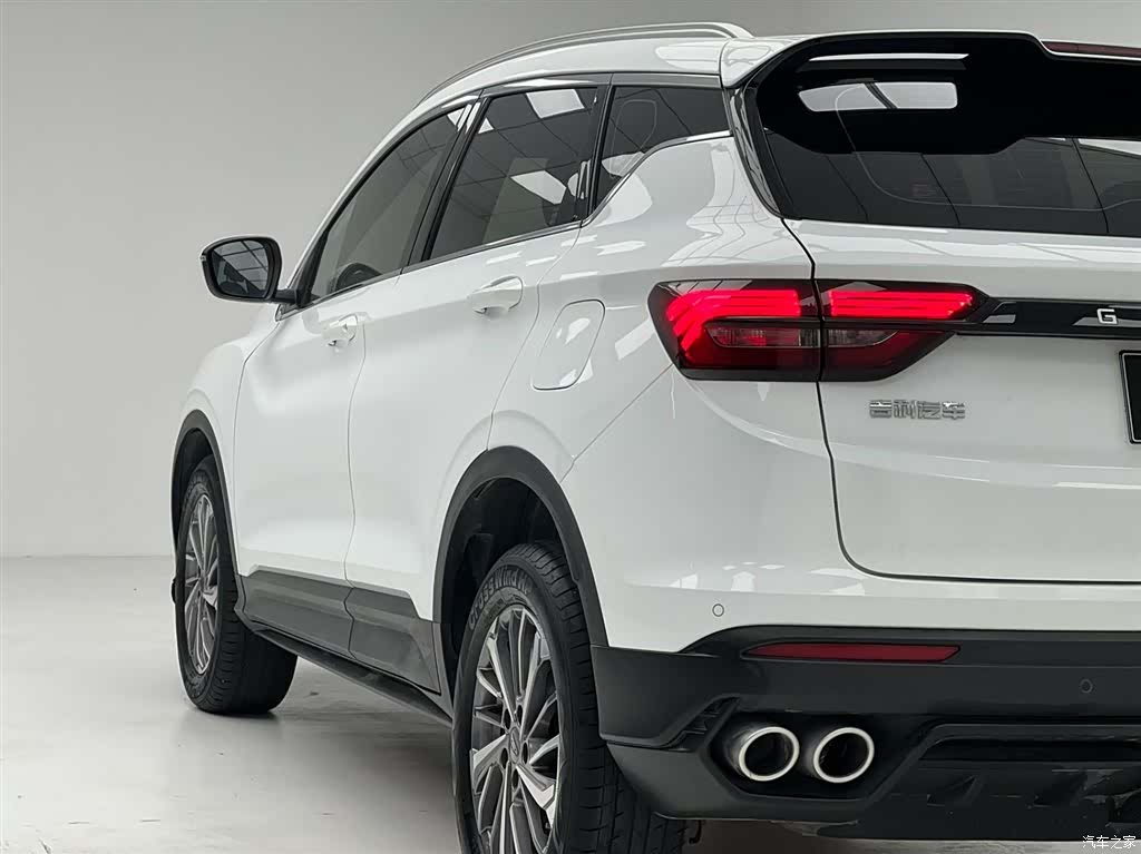Geely Coolray, 2022 9