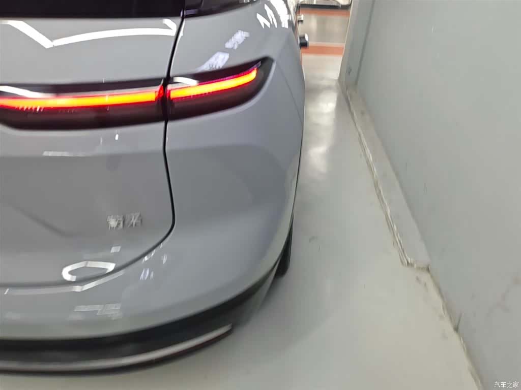 NIO ES6, 2025 8